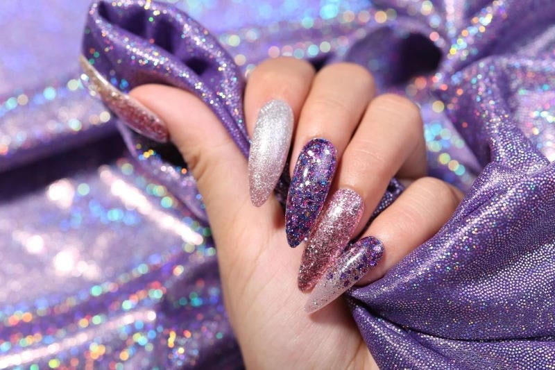 Sơn Nhũ Trong Nail - Điểm Nhấn Lấp Lánh Không Bao Giờ Lỗi Mốt 2 Hướng dẫn sử dụng sơn nhũ hiệu quả
